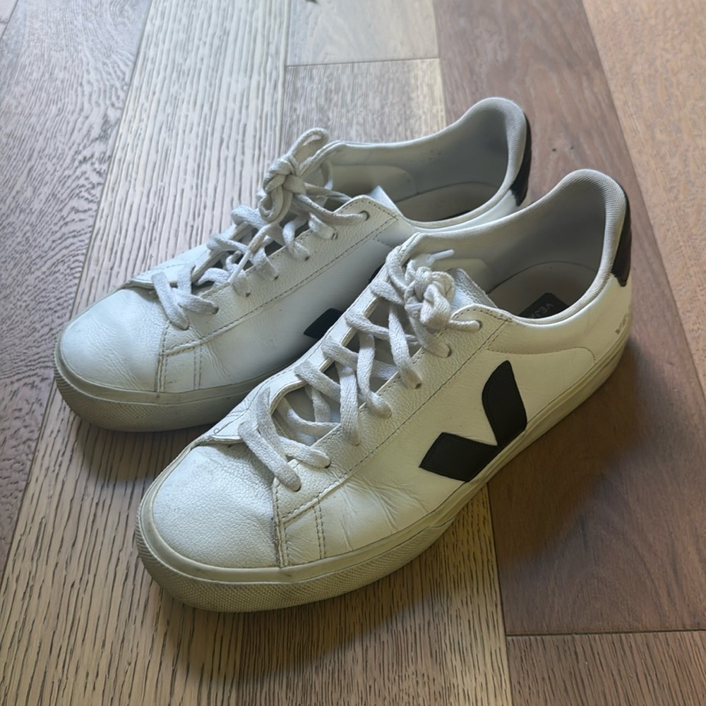 Vera Campo Low Top (Black)